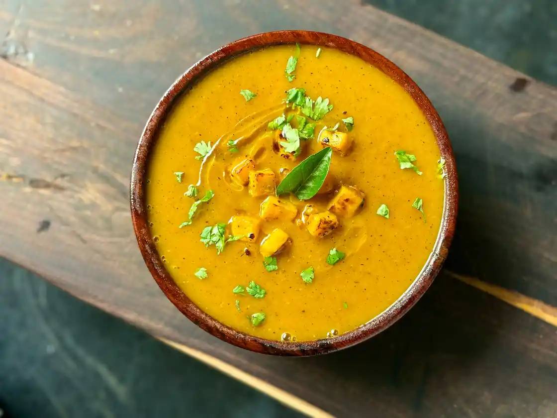Sopa de coliflor al curry