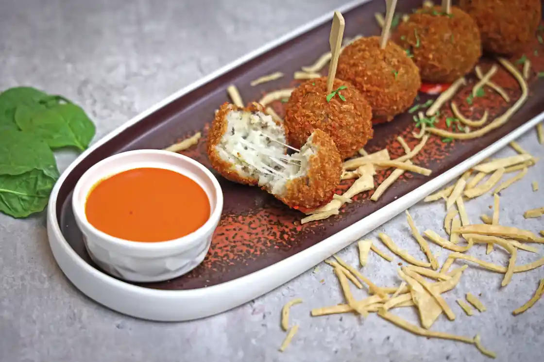 Yummy Cheese Ball
